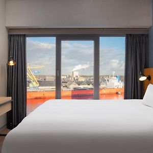 Suite met een Slaapkamer en een King Size Bed op de Bovenste Verdiepingen